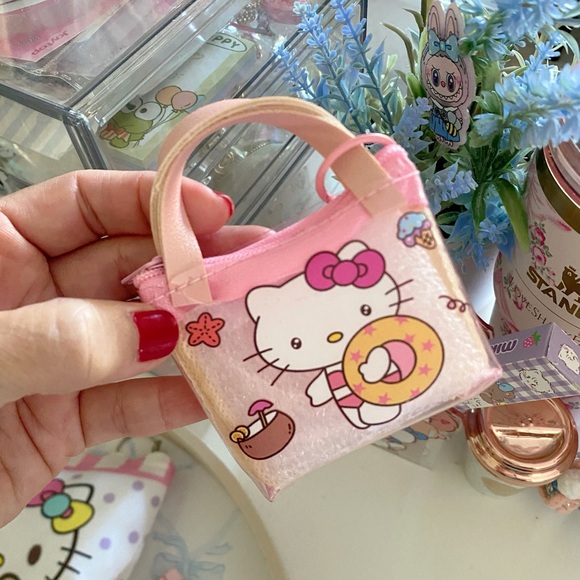 Hello Kitty Bundle - Picture 2 of 5